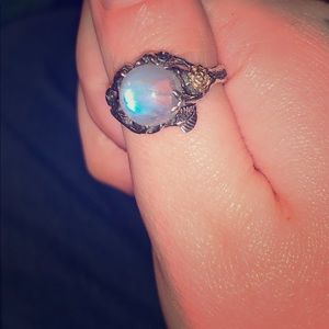 SIZE 7 NATURAL MOONSTONE RING WITH TWIG BAND 🌝